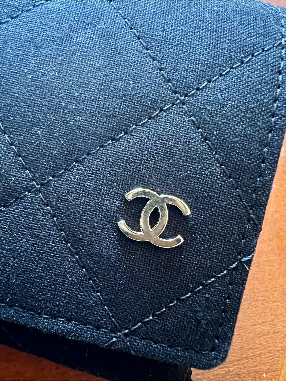 CHANEL Black Quilted Long sunglass case with Gold CC Accent. Never used - Picture 2 of 3